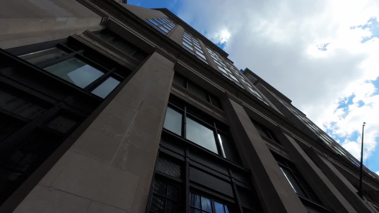 arquitectura de boston, mirando hacia una fachada de edificio clásico