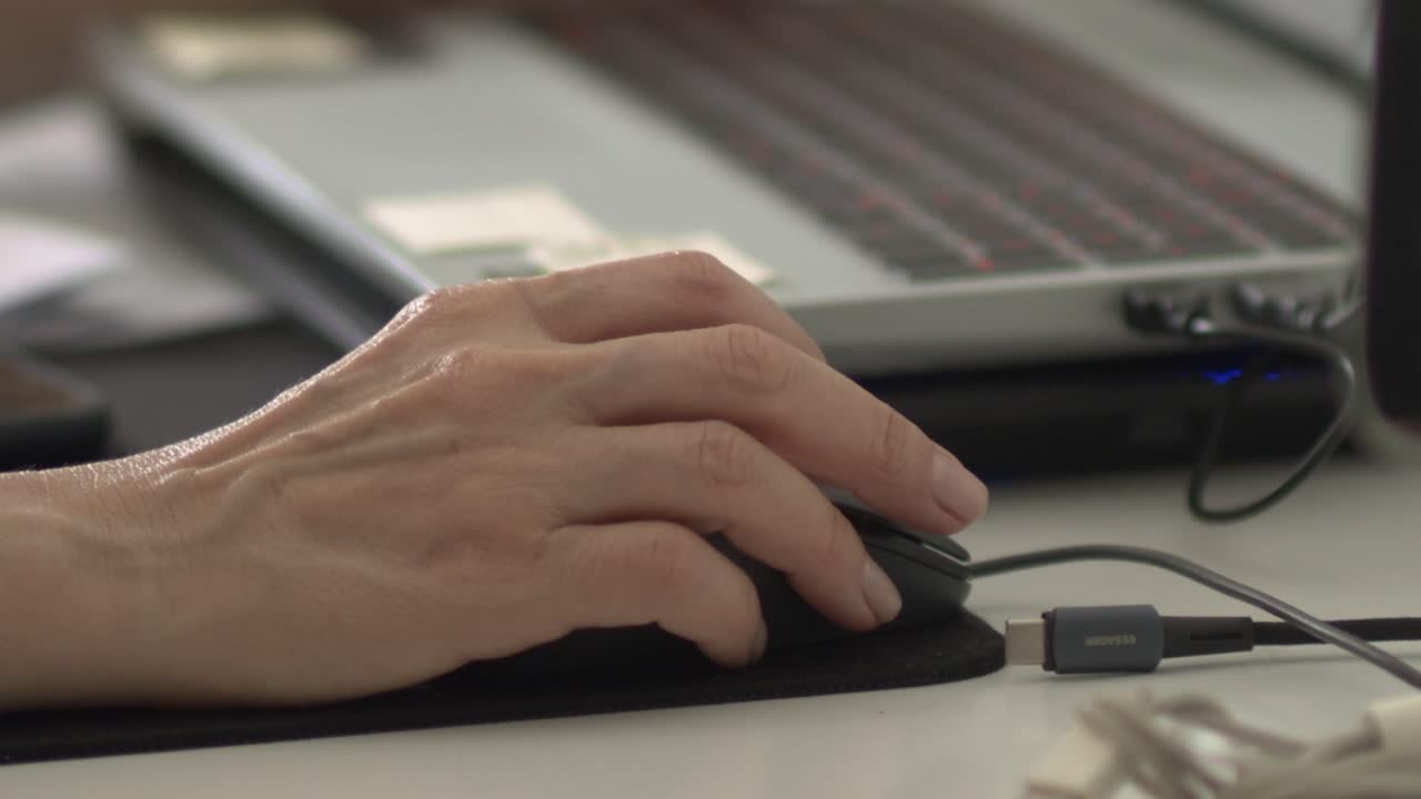 Up and down, with just one hand, exploring websites, a digital land