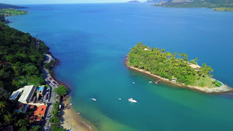 Drohnenansicht-Einer-Kleinen-Insel-Nahe-Der-Küste