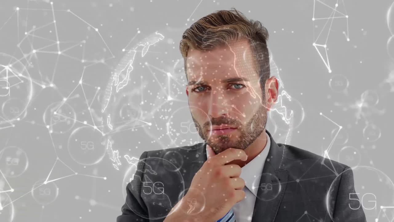 animación de la red de conexiones y giro del globo sobre los empresarios caucásicos