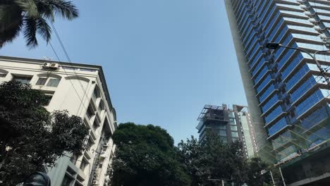 paisaje urbano con rascacielos y edificios