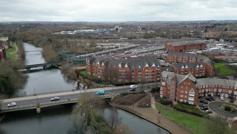 Bedford-Town-Bridge-Bedfordshire-UK-Drohne,-Luftaufnahme,-Blick-Aus-Der-Luft,-Vogelperspektive