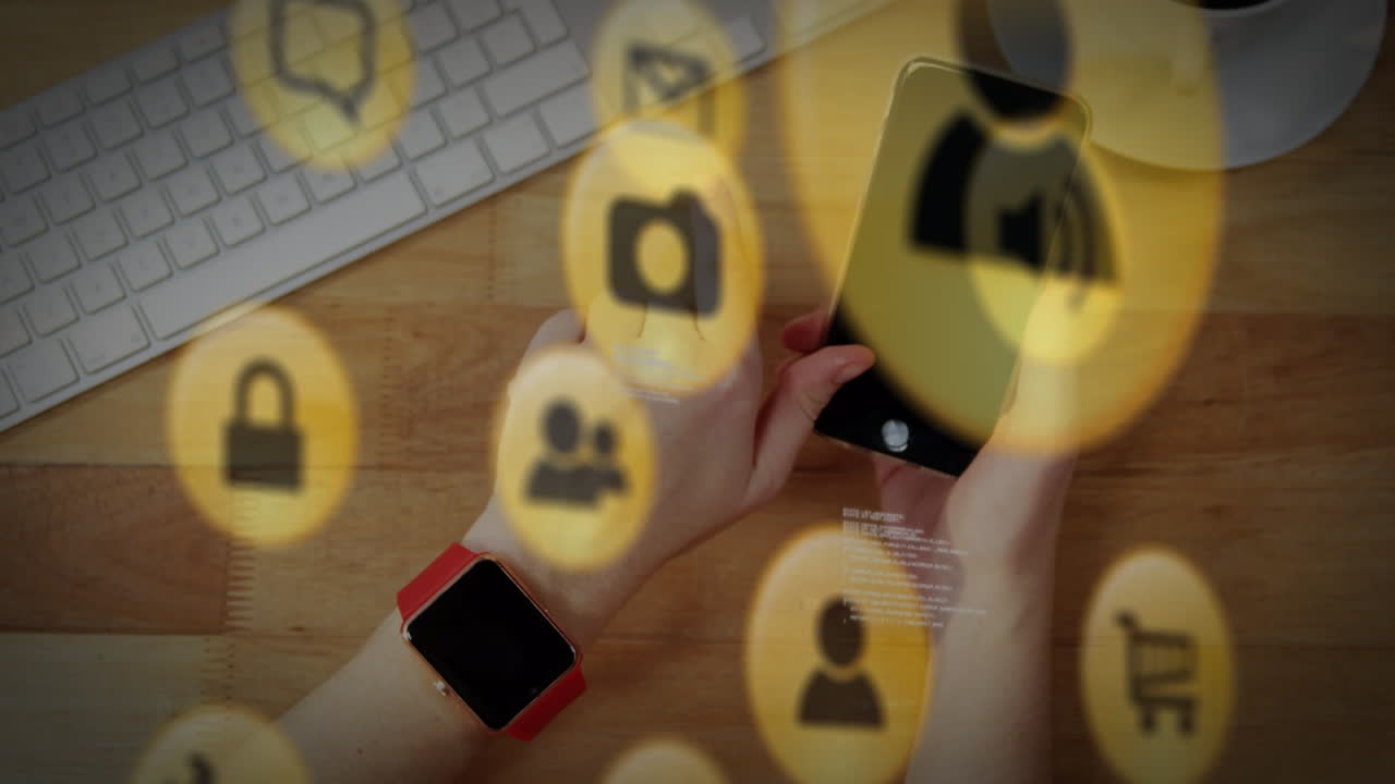 animación de iconos digitales en línea sobre mujer caucásica con teléfono inteligente y teclado