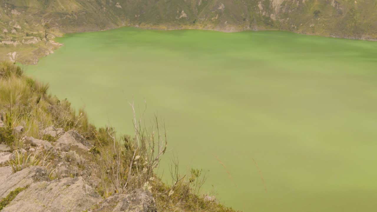 Exploring Quilotoa Lagoon Crater: a panoramic journey, Ecuador