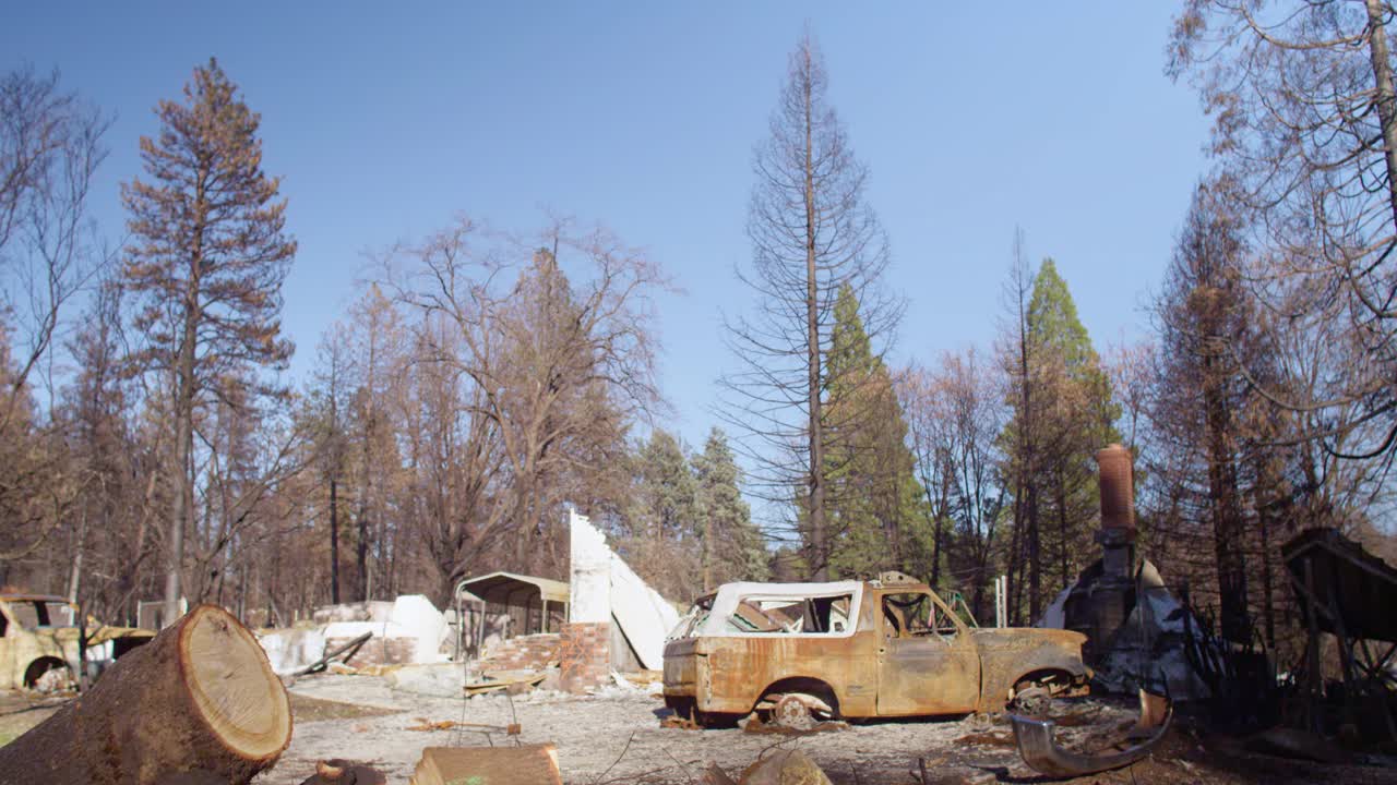 캠프 파이어 7 이후 캘리포니아 낙원 파괴의 설정 샷 7