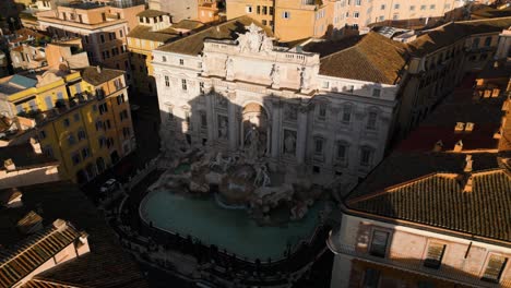 la fuente de trevi desde arriba. vista aérea fija