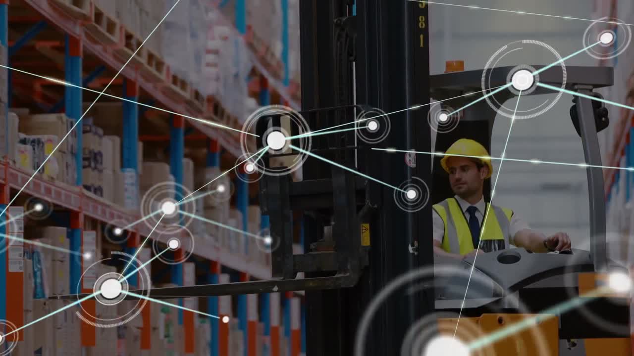 animación de una red de conexiones con iconos sobre un trabajador de almacén caucásico