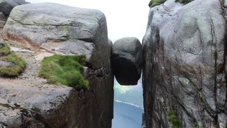 enthüllung des berühmten kjeragbolten in norwegen