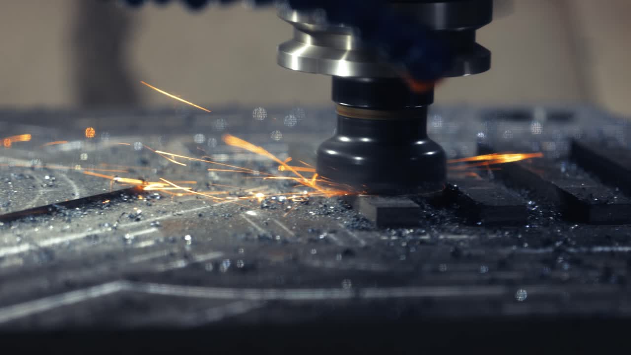 금속 가공 cnc lathe milling machine. 금속 절단 현대 가공 기술.