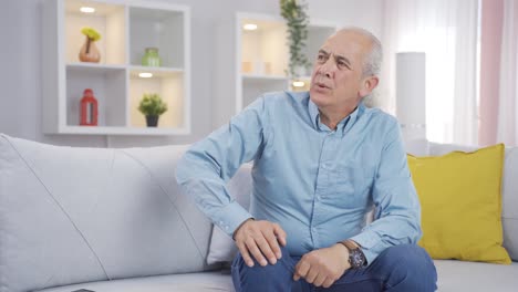 un viejo animado y enérgico.