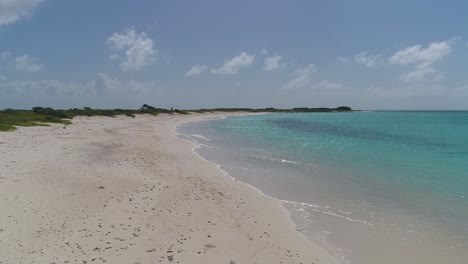 Luftbild-über-Die-Paradiesische-Insel-Im-Karibischen-Meer