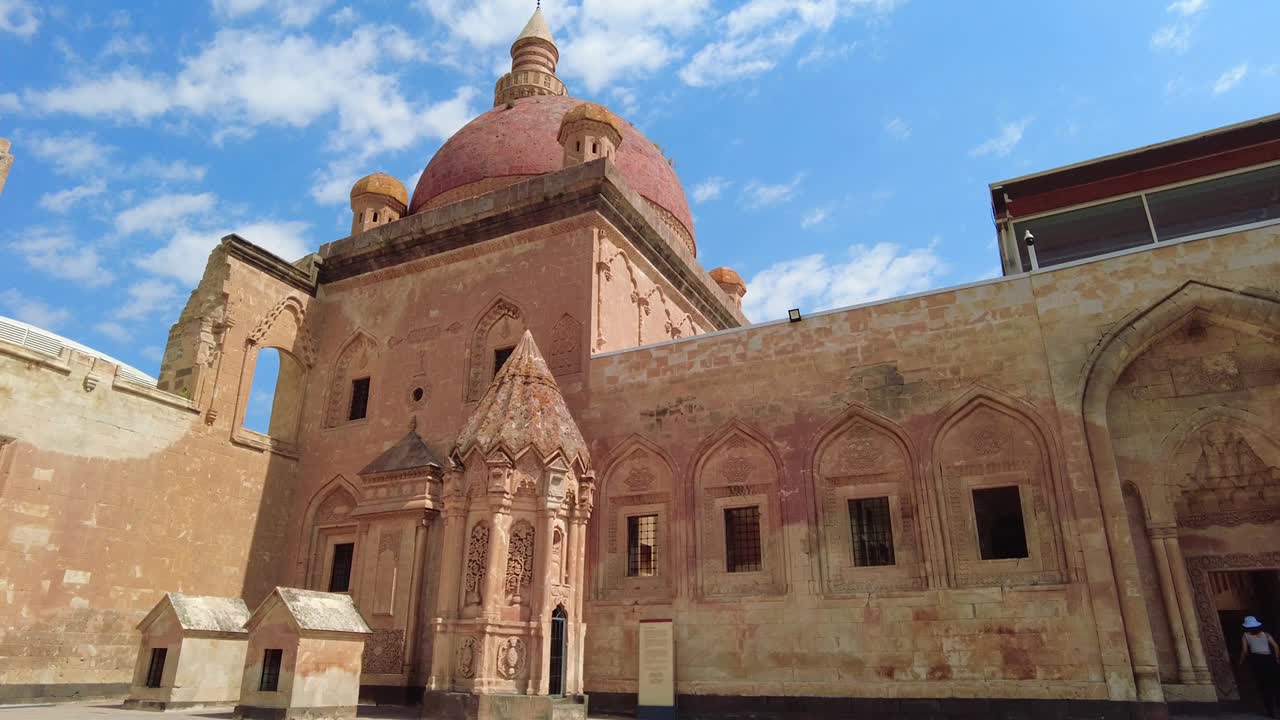 isaac pasha. ¿qué es esto?