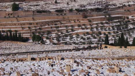incline hacia arriba para obtener una vista amplia de jerusalén y el monte del templo después de una nevada inusual 1