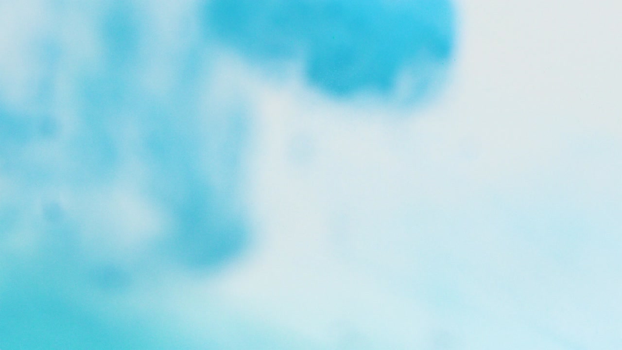 tinta azul en el agua