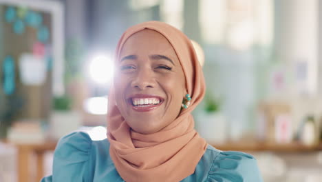 face of muslim business woman in office planning