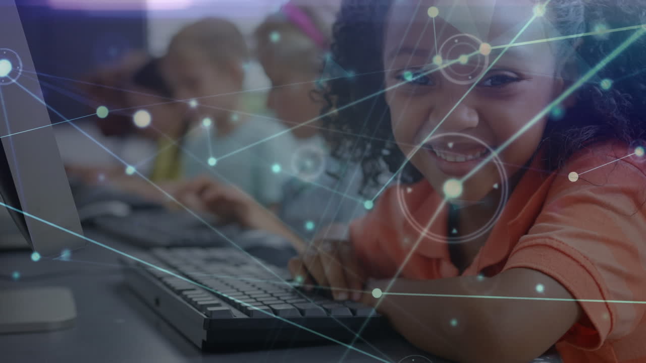 animación de la red de conexiones entre diversos escolares que utilizan computadoras