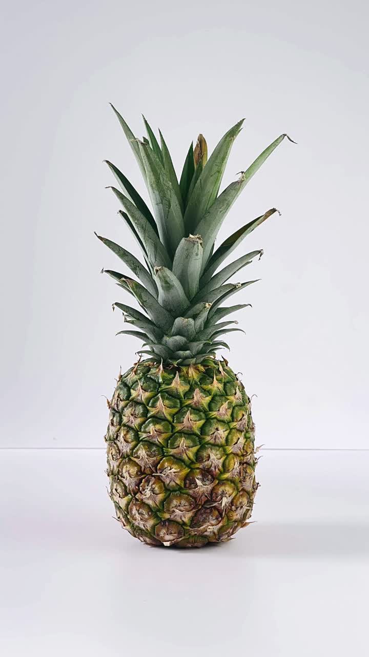 Single Pineapple