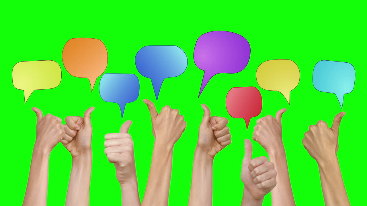 muchas manos mostrando los pulgares con burbujas de habla