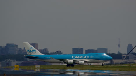 klm cargo boeing 747 at airport