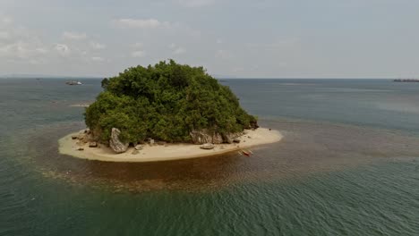 isla tropical desierta
