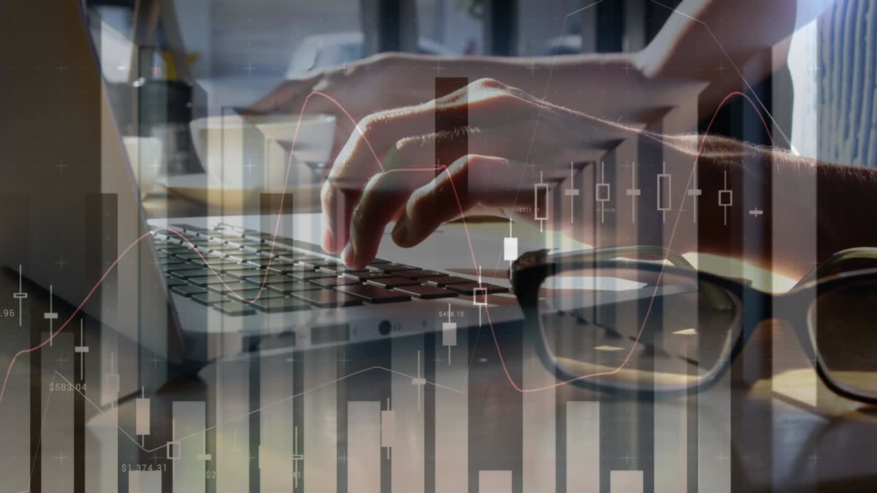 animazione delle statistiche e dell'elaborazione dei dati su una donna d'affari che utilizza un computer portatile