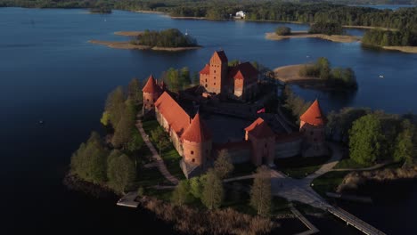 Aerial-shot-flying-towards-medieval-castle