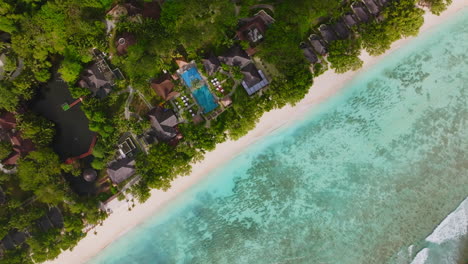 Vista-Aérea-De-Drones-Del-Destino-De-Viaje-Exótico-Resort-De-Playa-En-Las-Islas-Seychelles