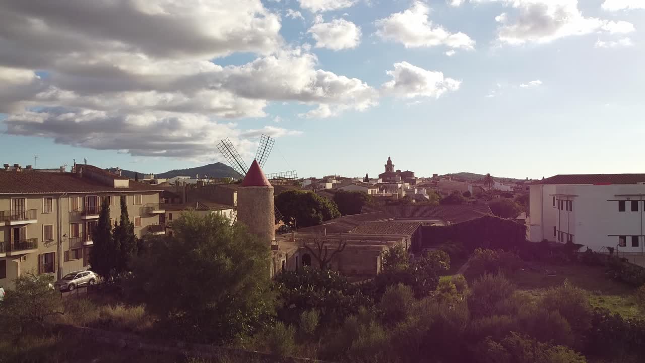 해가 지는 알가이다 시의 풍경