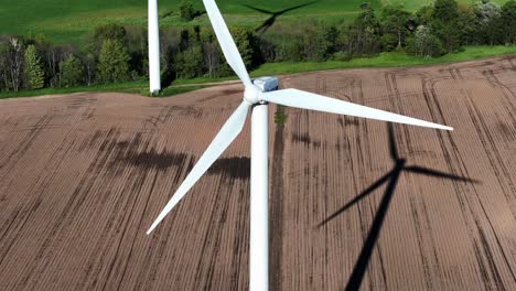 Las-Turbinas-Eólicas-En-El-Noreste-De-Wisconsin-Activan-El-Viento-Produciendo-Electricidad.