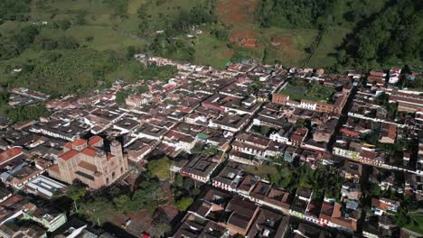 Verkleinern-Stadt-Jericho,-Kolumbianisches-Departement-Antioquia