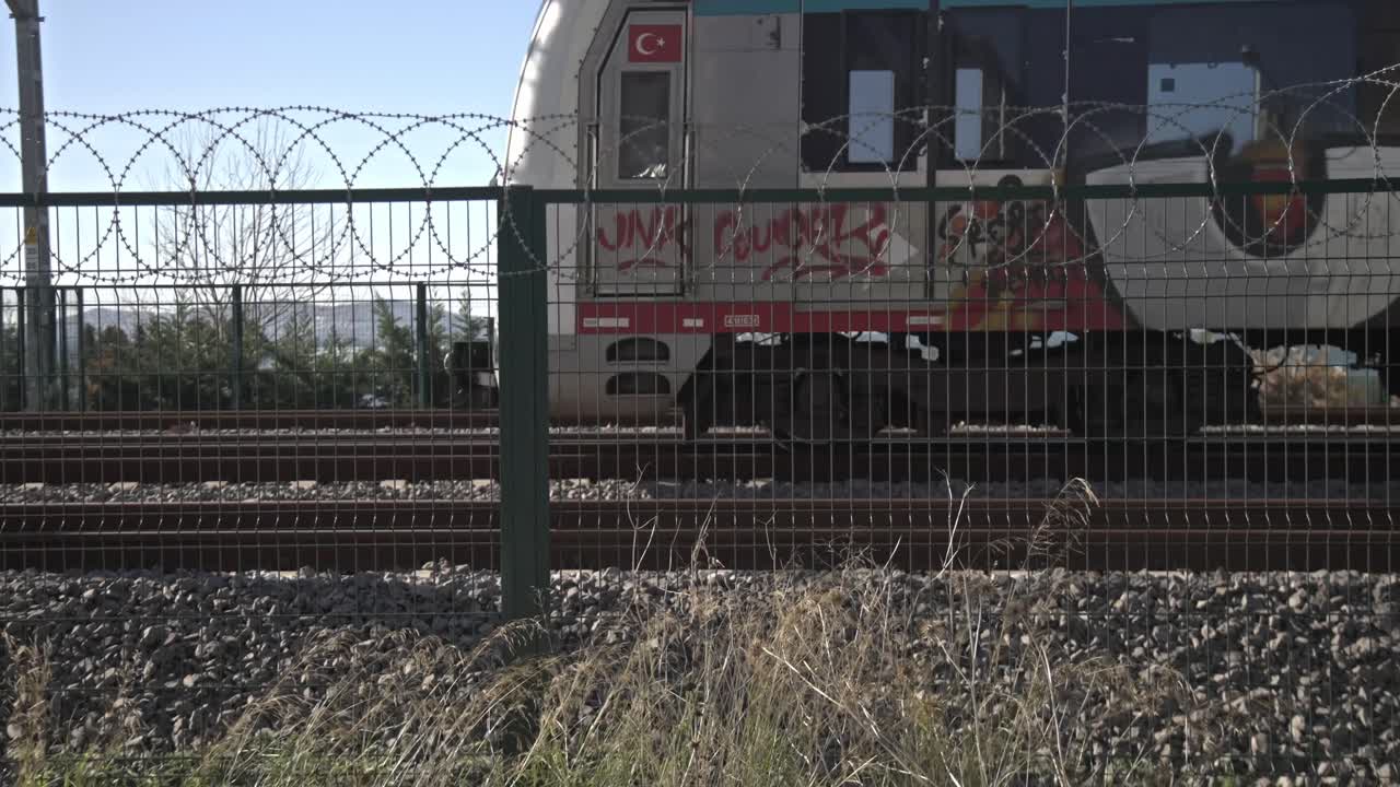 Kereta di Rel, Gerak Lambat 4K UHD