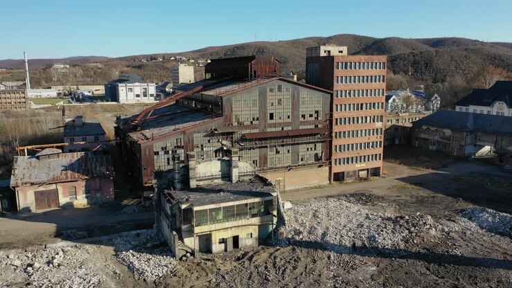 Vista con drone del distretto industriale in Ungheria.