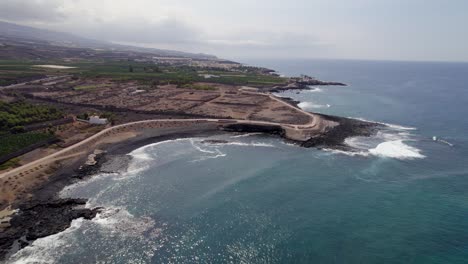 Vista-Aérea-De-La-Pintoresca-Costa-De-Tenerife,-Islas-Canarias,-España