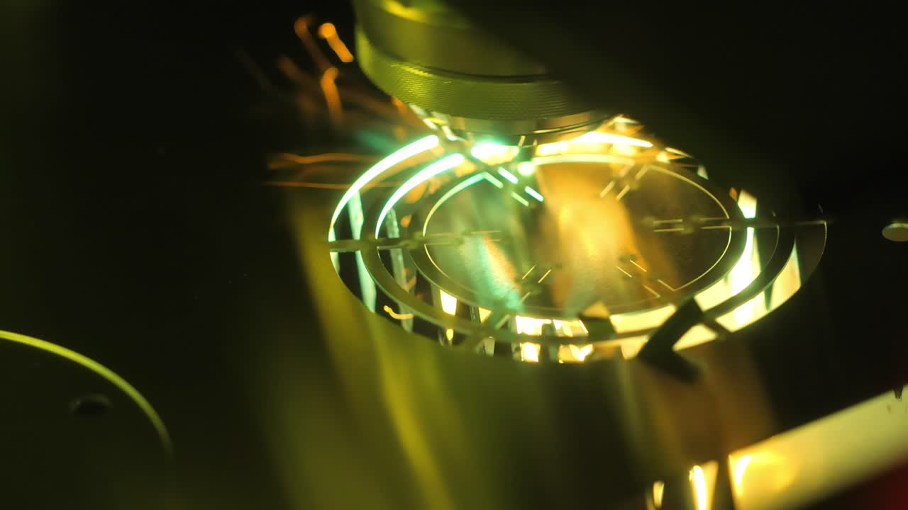 금속의 cnc 레이저 절단, 현대 산업 기술.