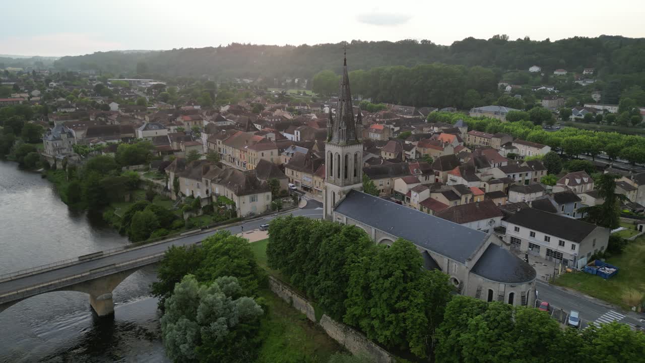 Low panning drone,aerial Lalinde&nbsp;town France