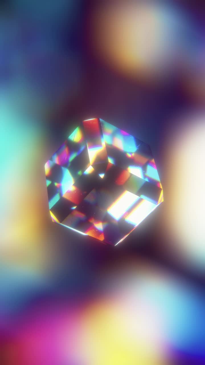 Cubo di cristallo geometrico e vivace che ruota con luce prismatica