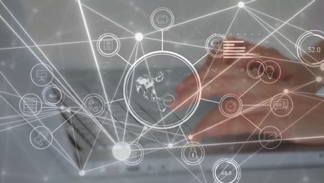 animación de la red de conexiones con el mundo sobre la mujer de negocios caucásica con computadora portátil