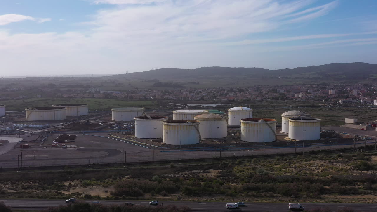 기름 저장 크, 공중 시각, 해가 지는 시간, 프론티그난, 프랑스, 지중해 연안