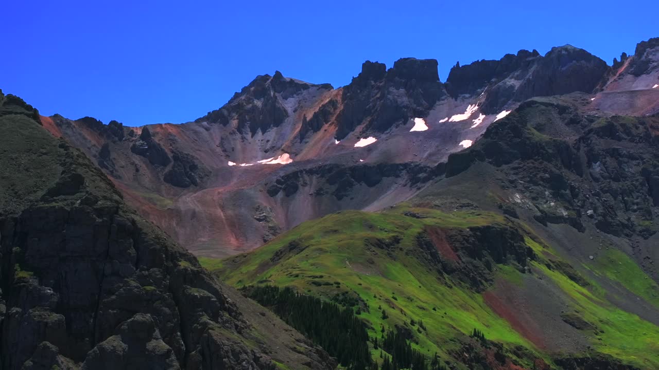 스네펠스 산 (mount sneffels), 야생 지역 (ridgeway wilderness), 텔루라이드 (telluride), 콜로라도 (colorado), 빛 아침 (sunny morning), 여름 (summer), 푸른 호수 (blue lakes), 산책 경로 (trail), 공중 경로 (aerial trail), 드론 (drone), 산 (san juan), 로키 마운틴 (rocky mountains