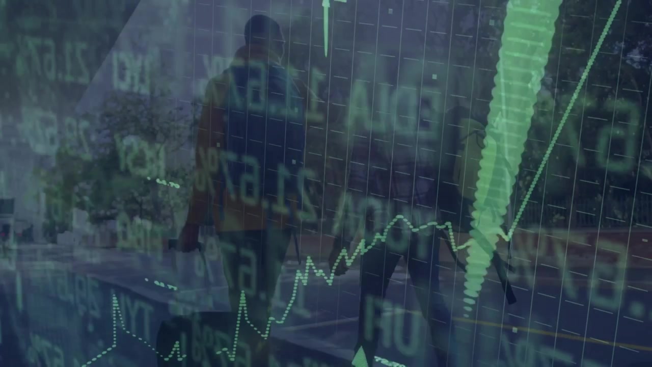 Colleghi che camminano sul marciapiede, con sovrapposizione di un grafico verde del mercato azionario con freccia verso l'alto.