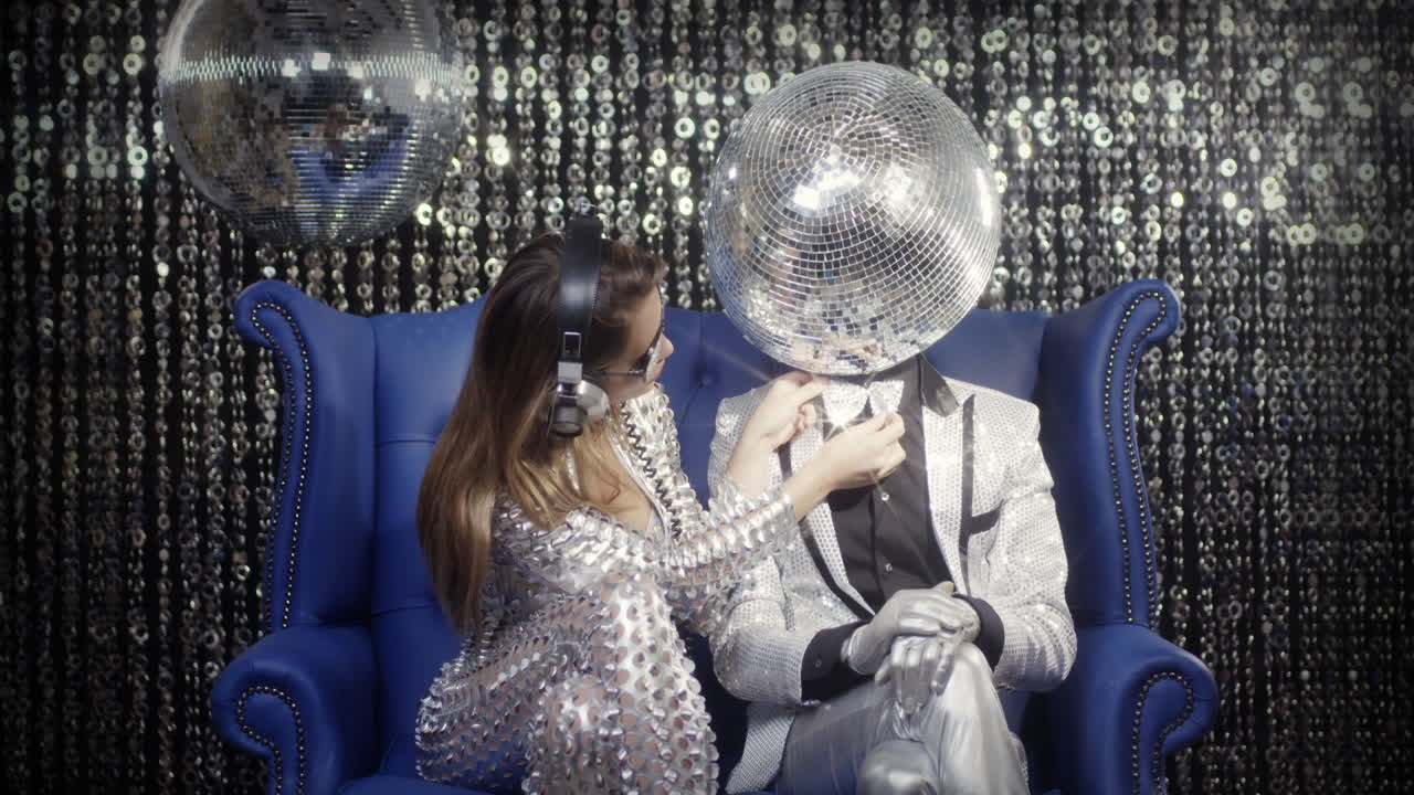 미스터 디스코 블루 4k 01