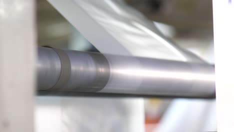 línea de producción automatizada moderna en fábrica