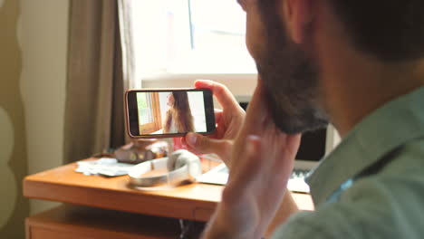 llamada de video entre dos personas