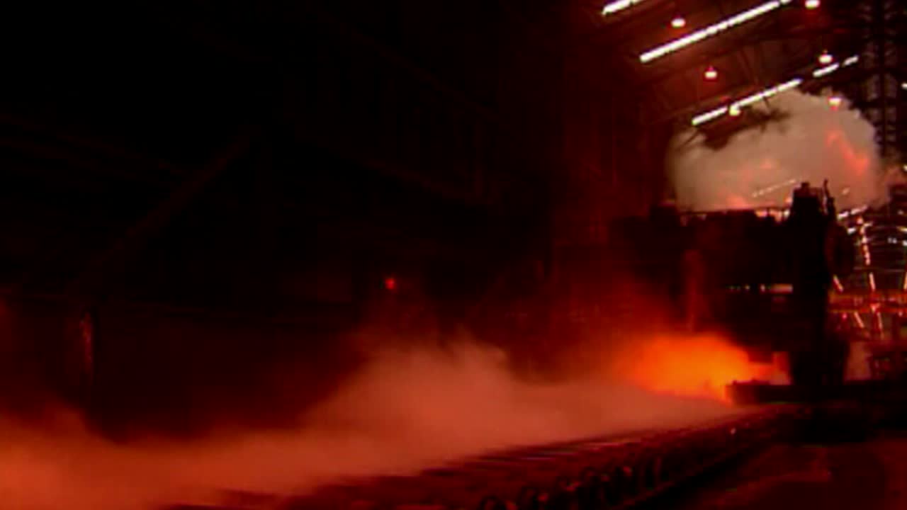 금속 강철을 액체 상태로 녹이는 산업용 로봇 프로세스