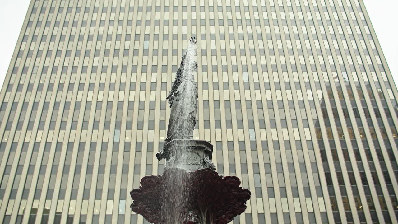 фонтанная площадь в центре цинциннати огайо кинематографическое видео