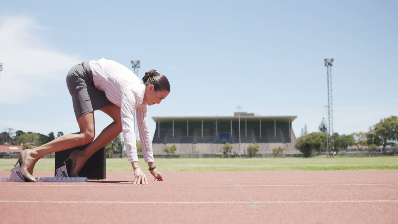 mujer de negocios corriendo