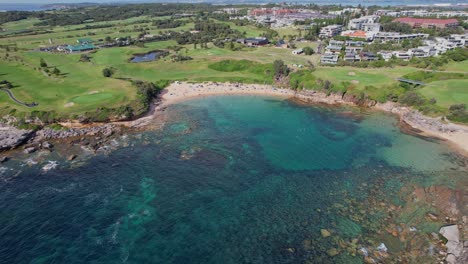 Drone-Shot-Of-Little-Bay-Beach-And-Eastern-Suburbs-In-New-South-Wales,-Australia