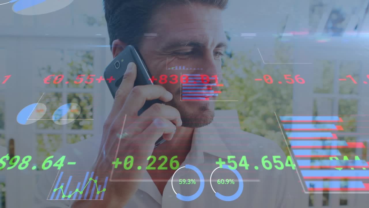 Animación del procesamiento de datos sobre un hombre de negocios caucásico