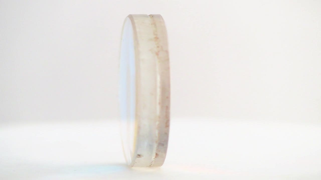 un clip con una lente de inflamación