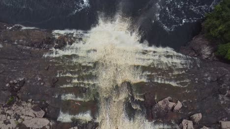 Birdseye-view-of-Salto-El-Sapo-in-the-Canaima-Lagoon,-Amazon-rainforest,-Venezuela,-directly-above